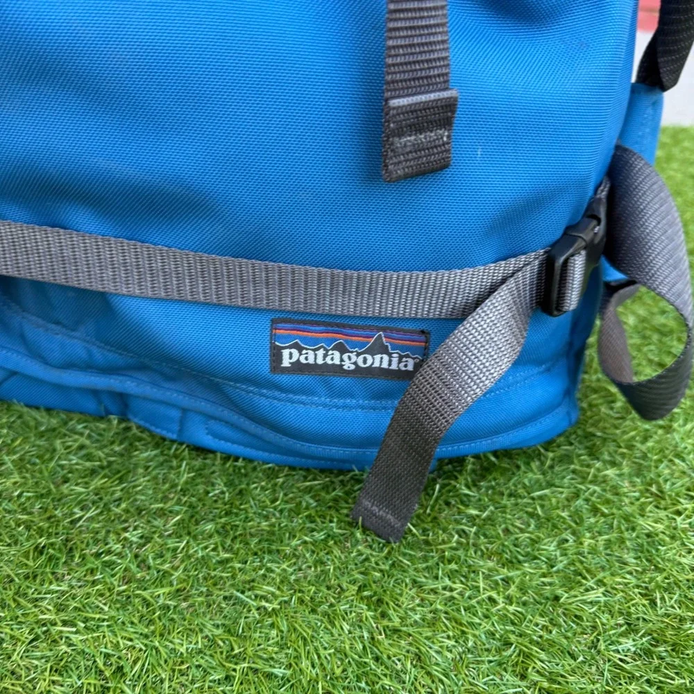 Vintage Patagonia Freightliner Rolling Duffel Carry On Luggage Blue‎ Travel Bag